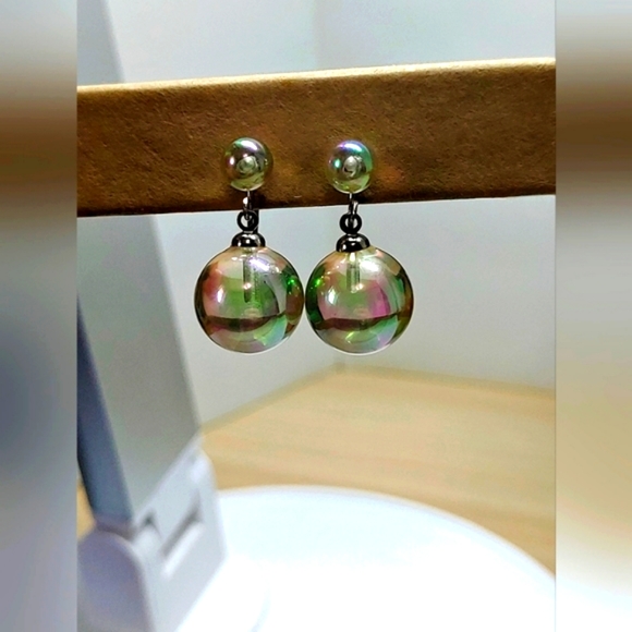 Vintage Richelieu Soap Bubble Lucite Earrings 50s era. - Picture 2 of 4